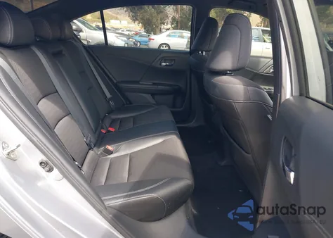 2017 Honda Accord Sport z USA, uszkodzony, nr VIN 1HGCR2F59HA071335